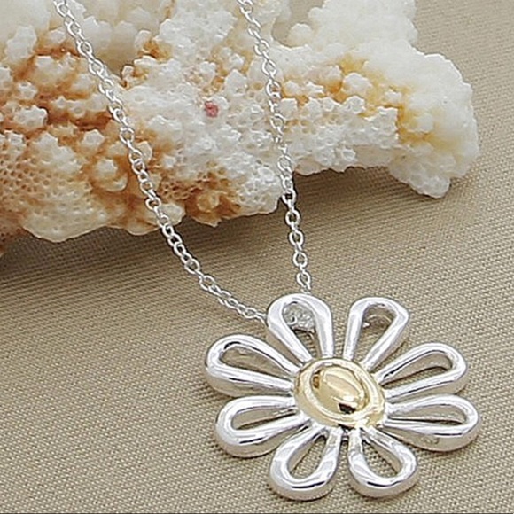 Jewelry - 🌷 (925) DAISY FLOWER PENDANT/NECKLACE